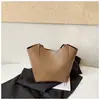 Comercio Exterior Lujo Ligero Retro Bolso Grande Nuevo Moda Mujer Estilo Coreano Nicho Bolso Tote Casual Viaje Diario Bolso de Hombro Único Debajo del Brazo