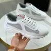 1:1 Caixa Original Mercadoria de Guangzhou 1:1 Caixa Original Novo Estilo Couro e Lona Cadarço Respirável Tênis Casuais Sapatos Masculinos para Exportação