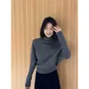 ¡Llegó! Nuevo diseño de invierno, estilo nicho, cuello medio alto, cuello con volantes, suéter de punto, top de punto interior para mujer, otoño