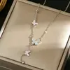 Colar de aço titânio com borla de borboleta estilo coreano, elegante e luxuoso, lindo, com diamantes, para mulheres, celebridades da Internet, joias com corrente de clavícula