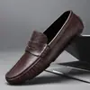 Sapatos Loafer Masculino Estilo Quente Ao Vivo Couro Genuíno Couro de Vaca Transfronteiriço High-end Slip-on Negócios Solado Macio Sapatos Casuais Loafer Masculino