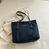 2026 Nova Bolsa Tote de Ombro Único de Grande Capacidade, Elegante e da Moda, para o Dia a Dia de Mulheres, Bolsa Casual Nova de Nicho para Mulheres