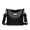 2026 Nuevo Bolso de Hombro Individual de Cuero Suave con Patrón de Lichi para Mujer, Gran Capacidad, Correa Ancha al Hombro, Bolso Cruzado, Moderno, Versátil, para Madre de Mediana Edad