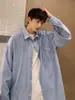 Camisa de Rayas Caqui para Hombre Talla Grande Holgada Manga Larga Estilo Juvenil Chaqueta Oversize Primavera y Otoño