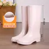 Botas de lluvia elegantes, botas de lluvia antideslizantes hasta la mitad de la pantorrilla, zapatos de goma, para mujer, forradas de felpa, cálidas, duraderas e impermeables, botas de trabajo