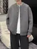 Suéter Cardigan Outono Inverno 2026 Novo Estilo Casual Preguiçoso Retrô Americano Tricô Gola V Peça de Vestir Masculina Cor Sólida