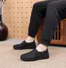 Comercio Exterior se especializa en Zapatos de Malla Tejida para Hombre con Suelas Suaves, Absorción de Impactos, Anti-Olor, Transpirables, Versátiles para el Trayecto al Trabajo, Uso Casual y Deportivo