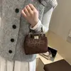 Bolsa de Mão Estilo Coreano Tendência Transfronteiriça Bolsa Saco para Mulheres Inverno 2026 Nova Estampa de Leopardo Bolsa de Ombro de Luxo Leve Bolsa Transversal para o Dia a Dia