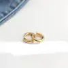 Pendientes de Aro Gruesos Lisos Transfronterizos Europeos y Americanos Chapados en Acero de Titanio 18K, Pendientes de Aro Simples y Versátiles, Pendientes de Moda