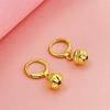 Joyería directa de fábrica, joyería de moda chapada en oro de 24k, pendientes chapados en oro, pendientes de bola chapados al vacío, suministro directo en stock