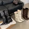 Botas de salto grosso com perna larga e bico fino, novo estilo outono 2026 botas de salto empilhado, botas de cavaleiro longas de salto alto para mulheres