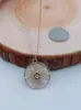 Colar de sol de oito pontas dupla face, pingente redondo, madrepérola incrustada com diamantes, multicolor em estoque, corrente para clavícula feminina
