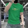 Camisa casual masculina de verão com gola redonda e manga curta com letras tridimensionais, estilosa, luxo leve, confortável, top masculino fino