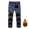 Calças Outdoor Masculinas Forradas com Fleece 2026 Outono e Inverno Calças de Trabalho Calças Esportivas Outdoor Masculinas À Prova de Vento Impermeáveis de Pernas Retas Calças Quentes Plus Size