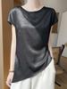 Nova Camiseta de Manga Curta em Cetim Imitação de Seda Feminina Gola Redonda Cor Sólida Textura Top Solto Plissado Mangas Meia Manga Irregulares