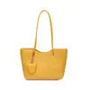 Bolso de mano de alta gama transfronterizo, nuevo bolso tote de moda con patrón tejido, bolso de hombro tote súper popular de gran capacidad