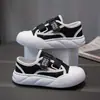 Tênis de Lona Infantil Verão Nova Tendência da Moda Sapatos de Estudante para Meninos Tênis Slip-On de Cano Baixo para Meninas Sapatos Infantis