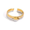 Diseño discreto 18k oro acero inoxidable color oro y plata combinación de colores amor izquierda y derecha combinación de colores apertura ajustable anillo joyería