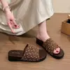 Pantuflas casuales para exteriores estilo coreano 2026 para mujer, con diseño de lunares, adecuadas para ir de compras, salidas a la playa y uso diario.