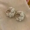 Pendientes de Rosa Blanca Fresca y Brumosa Estilo Francés Nicho de Gama Alta Exquisitos Pendientes de Botón Estilo Chica Rica Suave Pendientes Versátiles