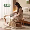 Banco largo de madera maciza nórdica para recibidor y sala de estar, banco simple para cambiarse los zapatos, banco moderno para el pie de la cama del dormitorio con cojín suave