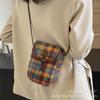 Bolsa Pequena Xadrez da Moda Tendência deste Ano para Mulheres 2026 Novo Estilo Elegante Simples Bolsa de Ombro Bolsa Transversal para Celular de Celebridade da Internet