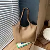 Bolso Grande Tejido Sencillo para Mujer 2026 Nuevo Estilo de Moda Retro Bolso de Hombro Bajo con Gran Capacidad para Viajes Diarios Bolso de Hombro Moderno