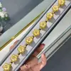 Anel de Flor de Ameixa com Zircônia Desenho Fio Estilo Livro Vermelho Pequeno 2024 Novo Nicho Elegante Luxo Leve Pistilo de Flor Anel de Dedo Exquisito