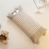 Almohada de alta calidad de algodón a cuadros lavable con relleno de cáscara de trigo sarraceno, con diseño de dibujos animados, para niños de preescolar y estudiantes para la hora de la siesta