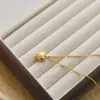 Exquisito Colar Coração de Morango Tridimensional em Aço Titânio para Mulheres, Elegante e Luxuoso Pingente de Coração de Pêssego, Corrente de Clavícula Simples em Formato de Coração, Doce e Delicado
