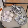 Zapatos para niños 2026 otoño nuevos de moda geniales zapatos de papá para niños mayores transpirables antideslizantes zapatos deportivos zapatos casuales para estudiantes