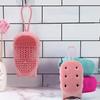 Cepillo de baño de silicona al por mayor para adultos y niños, cepillo de baño de masaje espumoso de pelo fino con esponja, toalla de baño de silicona con forma de erizo.