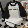 Camiseta de Manga Corta con Costuras de Color Contrastante en el Hombro Derecho para Mujer Verano 2025 Cuello Redondo Casual Holgada Estilo Fresco Top Único