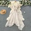 Vestido feminino estilo socialite europeu e americano, gola V, costura tridimensional, faixa na cintura, plissado irregular
