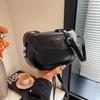 Bolsa Pequena Feminina de Design Exclusivo 2026 Nova Moda Outono Mais Vendida Bolsa Transversal com Toque de Luxo Bolsa de Ombro Sela