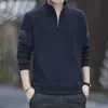 Nova blusa de moletom masculina 2026 com zíper parcial e gola alta, camada base casual de manga longa para primavera e outono, adequada para negócios e deslocamento