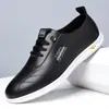 Zapatos blancos de verano para hombre, zapatillas slip-on transpirables de suela blanda versátiles, zapatos casuales de moda, zapatos de vestir para hombre estilo británico