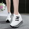 Tênis casual com cadarço de estilo coreano para primavera e verão, salto ultra alto de 10 cm, sola grossa, altura oculta para aumentar, respirável, sapatos femininos, sapatos de lona, sapatos de camada única