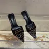 Novidade de Verão Estilo Bico Fino Pretas de Salto Alto para Mulheres, Nicho, Sexy, Versátil, Chinelos de Salto Agulha de Uma Tira, Sandálias para Uso Externo