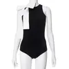 Ropa de Mujer Europea y Americana en Stock, Color Bloque de Verano Sin Mangas Cuello Semi-Alto Lazo Suéter Mono Sexy para Mujer, Venta al por Mayor Transfronteriza