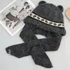 Conjunto de Gorro y Bufanda Tejidos Vintage para Mujer, Otoño e Invierno, Adelgazante de Rostro, Gorro Pullover Versátil, Engrosado para Calidez, Protección para las Orejas, Gorro de Lana