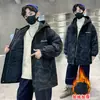 Roupas Infantis Parka de Inverno Forrada com Lã para Meninos Jaqueta de Algodão 2025 para Crianças Maiores Casaco de Algodão com Capuz Estampado de Letras Grandes Espesso