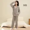 Conjunto de pijama forrado com fleece e espessado, popular pijama cardigã quente, conjunto feminino de duas peças, comprimento médio, estilo 2026, roupa de casa feminina