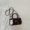 Bolso Boston Pequeño de Mano Cruzado para Mujer 2026 Nuevo Estilo Moderno Exquisito Bolso de Hombro Único Versátil Bolso Cruzado