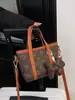 Bolsa de Lujo Ligero de Nicho Nueva Otoño 2025 para Mujer Bolso Cubo de Mano Retro Bolso de Hombro Cruzado de Moda Tendencia