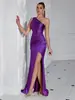 Vestido de festa de noite, sexy, com pregas, elegante, moda europeia e americana, de alta qualidade, de um ombro só, estilo deusa, justo ao corpo, com fenda