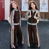 Nova coleção de outono para meninas: conjunto de moletom listrado com gola alta e calça pantalona, estilo casual, perfeito para primavera e outono, roupa esportiva versátil, moderno