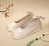 Versão simples de sapatos Hanfu antigos virados para cima com altura aumentada, sapatos de pano de um passo, respiráveis, forjados para o verão, sapatos de pano étnicos bordados