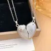 Collar Venta Caliente Transfronteriza Magnético Amor Luna Pareja Collares Accesorios Mujer Versátil Gama Alta Regalo Día de San Valentín