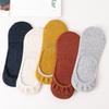 Calcetines nuevos de verano para hombre de boca baja calcetines invisibles para hombre calcetines de talla grande combinación de colores calcetines de barco de silicona para hombre venta al por mayor